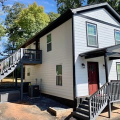 Stay near Downtown Atlanta with Wifi, Yard and BBQ
