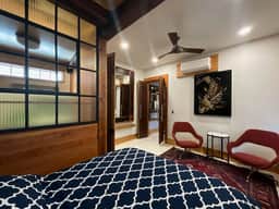 Beautifully Chic, Spacious, WiFi, Near Pullman Yds - Image 5