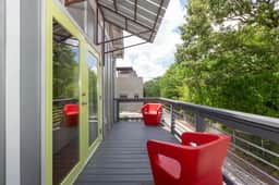 Chic Home w/Loft, EV Charger close to Pullman Yrds - Image 2