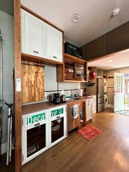 Chic Nooks at DeKalb Ave Unit C - Image 3