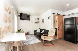 Cozy 1 Bedroom with Loft, Minutes from Grant Park - Image 3