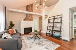 Cozy Home: Spacious, Wifi, Minutes from Grant Park - Image 4