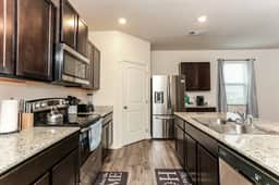 Spacious Home: Minutes from ATL Airport with Wifi - Image 3