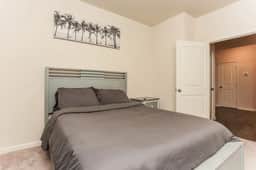 Spacious Home: Minutes from ATL Airport with Wifi - Image 5