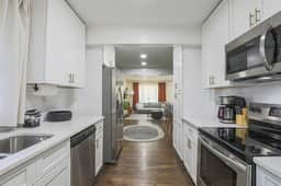 Stylish WestLake Escape, PetFriendly, Downtown 5Mi - Image 4