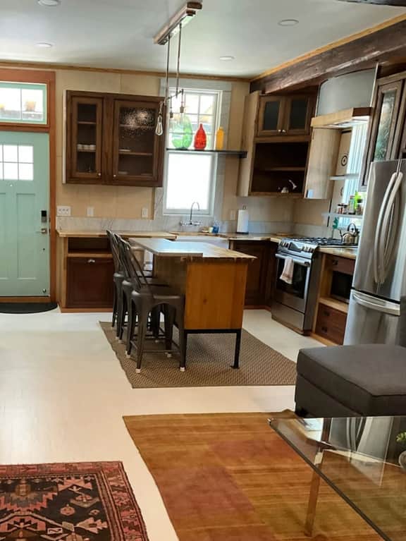 Beautifully Chic, Spacious, WiFi, Near Pullman Yds - Image 3