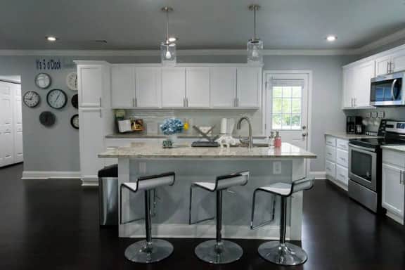 Bungalow with Private Yard, 5 Miles from Downtown! - Image 2