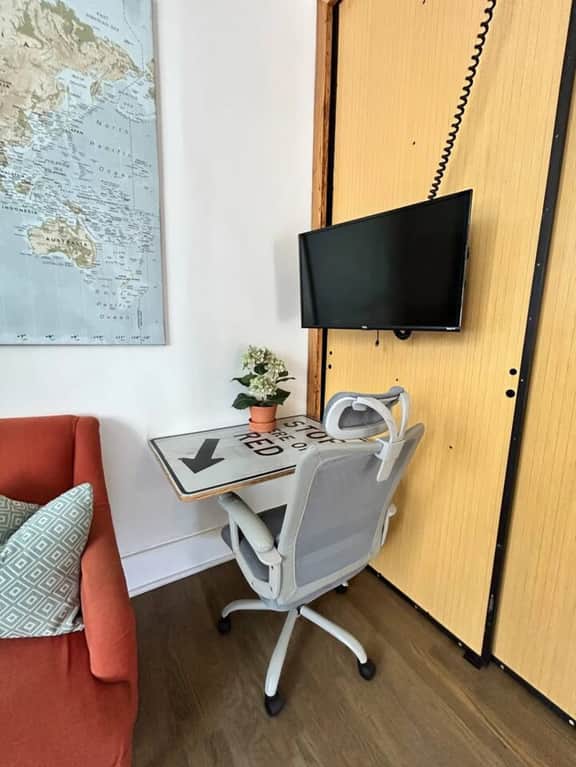 Chic Nooks at DeKalb Ave Unit C - Image 4