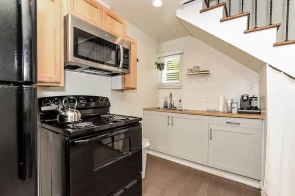 Cozy 1 Bedroom with Loft, Minutes from Grant Park - Image 4