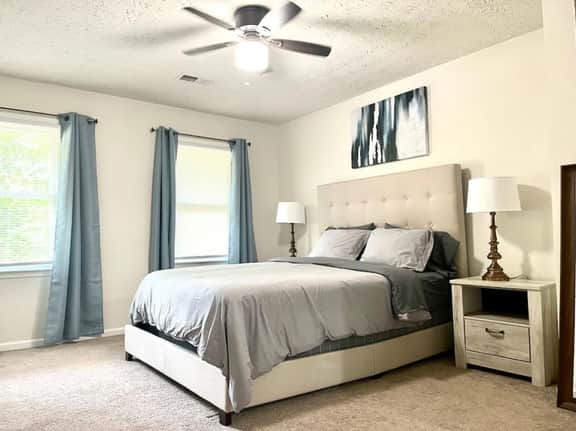 Getaway Home, Front Yard and Smart TVs All Rooms - Image 2