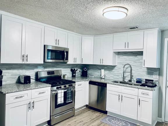 Newly Renovated College Park Home, Yard & Office! - Image 5