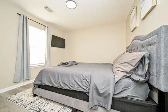 Sleek Home, WiFi, Pet-Friendly, Near Arabia Mtn - Image 5