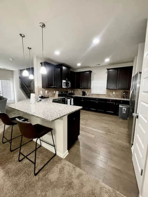Spacious Home, Patio, Yard, WiFi, Near Speedway - Image 2