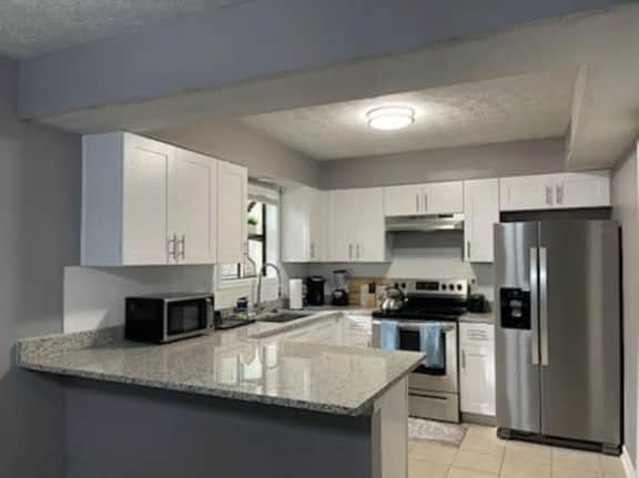 Stone Mountain Home, SmartTV All Rooms, Pool Table - Image 3