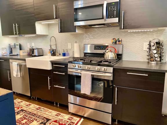Chic Nooks at DeKalb Ave Unit E - Image 1