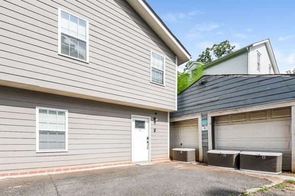Cozy 1 Bedroom with Loft, Minutes from Grant Park - Image 1