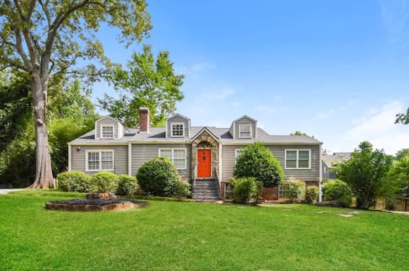 Cozy Home: Spacious, Wifi, Minutes from Grant Park - Image 1